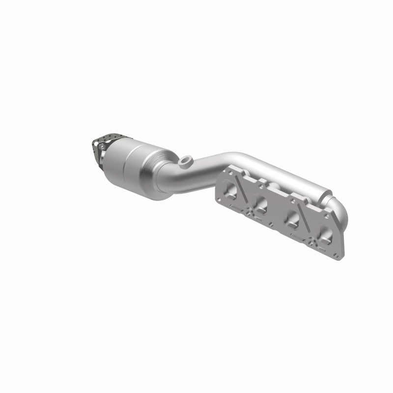 MagnaFlow Direct Fit Catalytic Converter 02-04 VW Passat 4.0L
