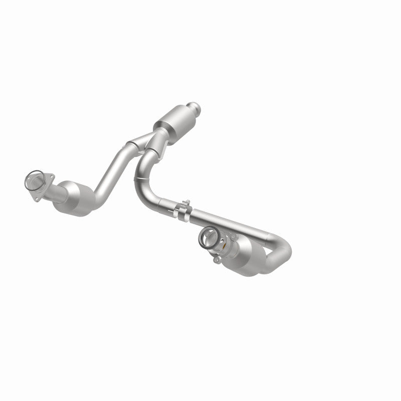 MagnaFlow 14-15 Chevrolet Silverado 1500 Underbody 4.3L / 5.3L Direct-Fit Catalytic Converter