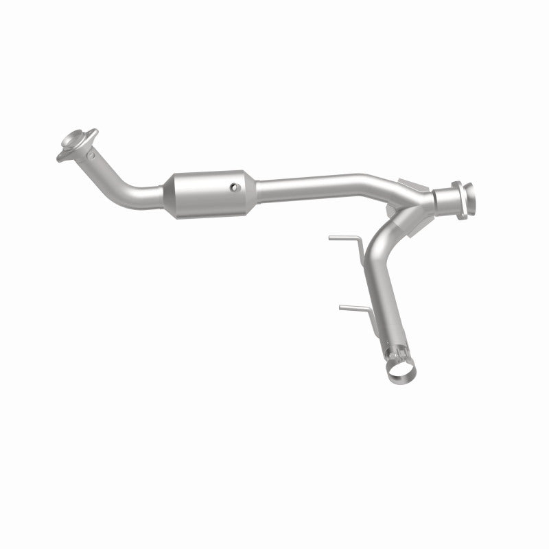 MagnaFlow Direct Fit Catalytic Converter 05-06 Lincoln Navigator 5.4L w/ 3in Main Piping