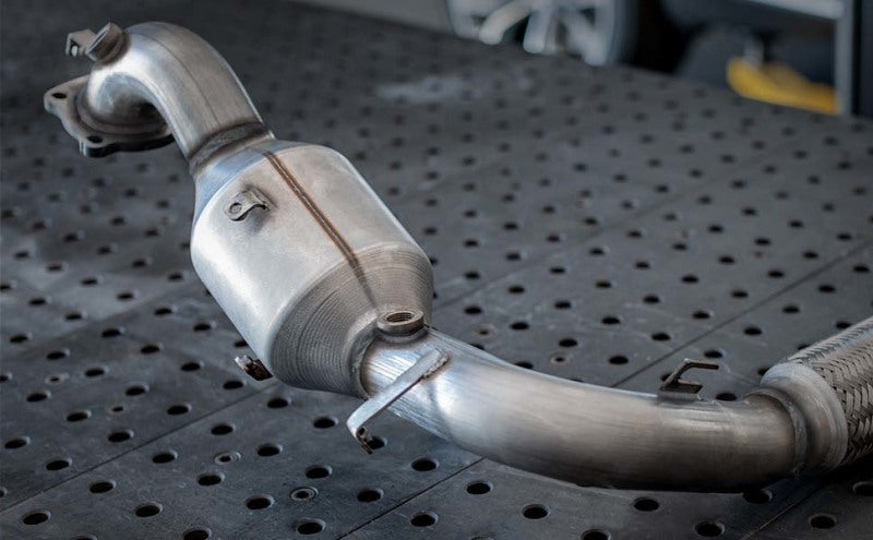 MagnaFlow Right Side Direct Fit Catalytic Converter California Grade 06-08 Audi A6 Quattro 3.2L